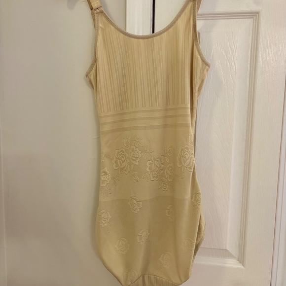 Women’s Shapewear - Picture 2 of 2